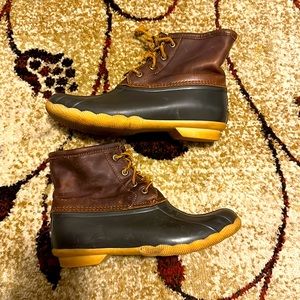 Women’s sperry boots